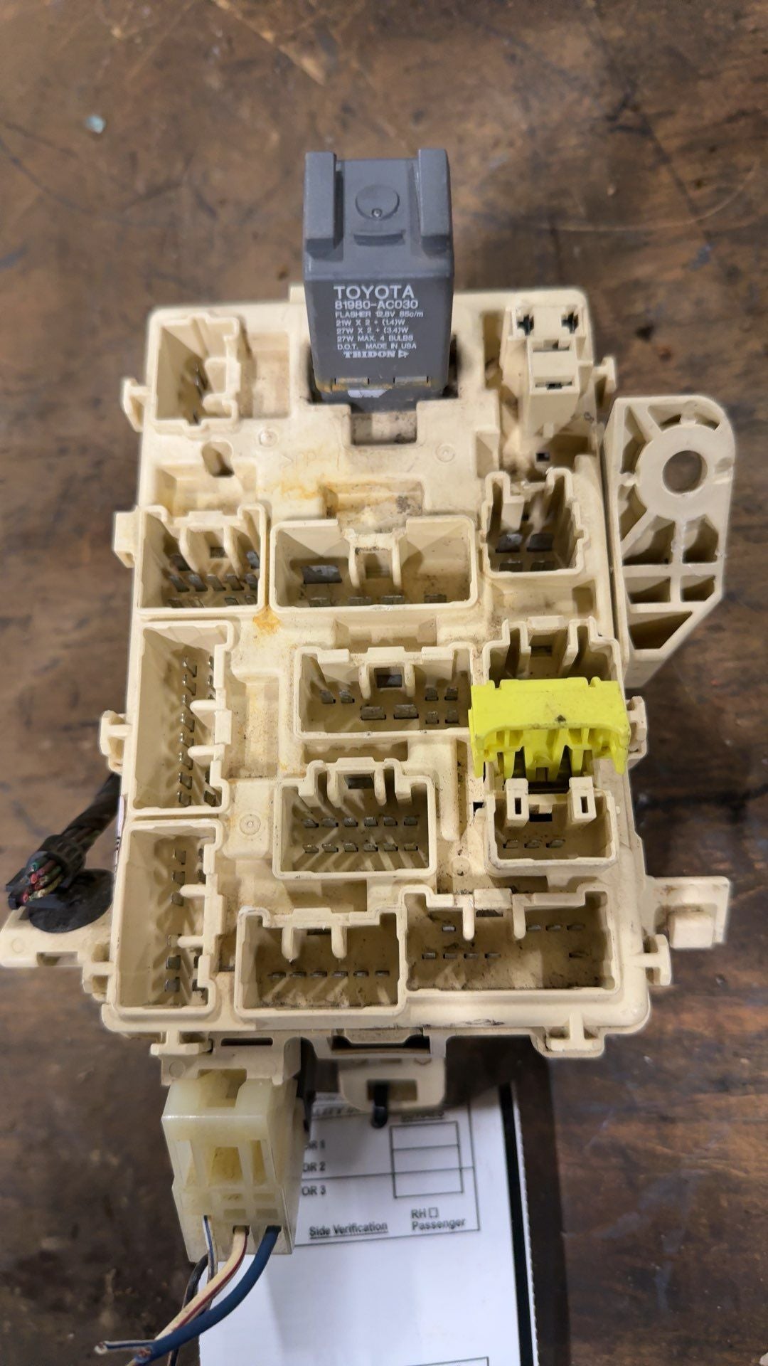2003 Toyota Tacoma Cabin Interior Fuse Box Relay Panel