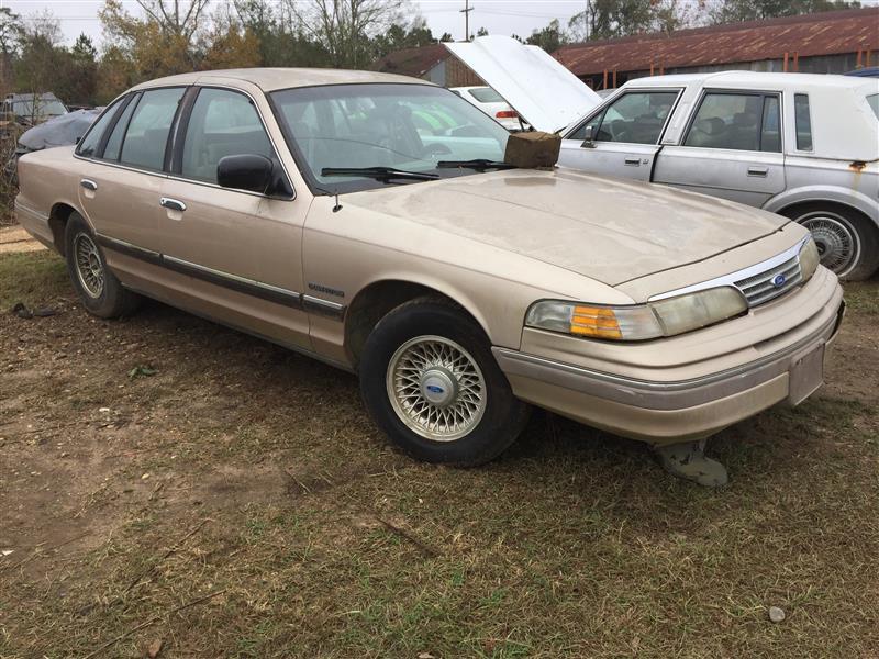 Donor vehicle 1993 Ford Crown Victoria (Stock #218358)