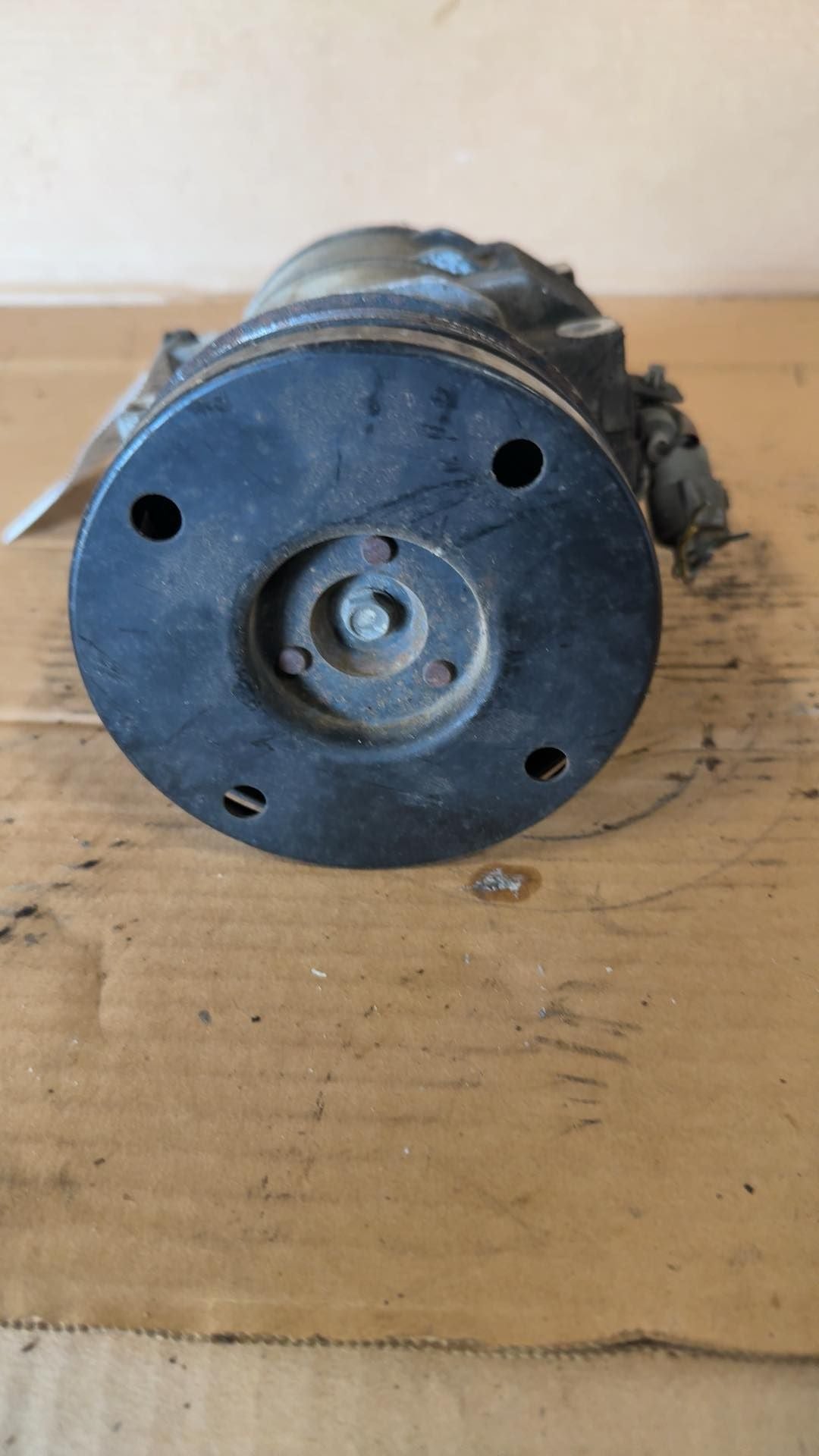 2000 thru 2006 Toyota Tundra AC Air Conditioning Compressor 4.7L 8 cylinder