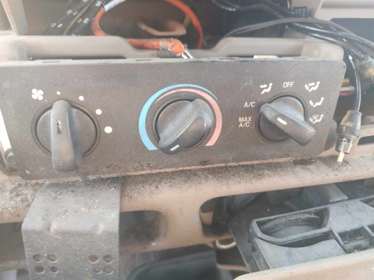 Donor vehicle 2000 Ford F250SD (Stock #259956)