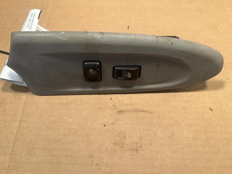 2005 Chevrolet Trailblazer Front Door Window Master Switch