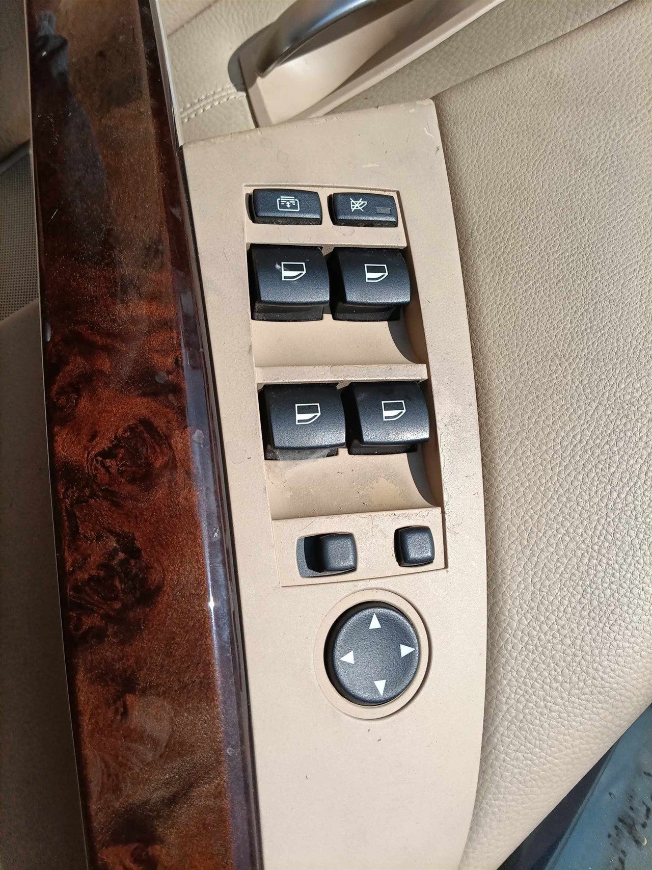 2004 2005 2006 2007 BMW 525I, BMW 530I, BMW 545I, BMW M5 Driver Side Left Front Door Window Master Switch Driver s lock with