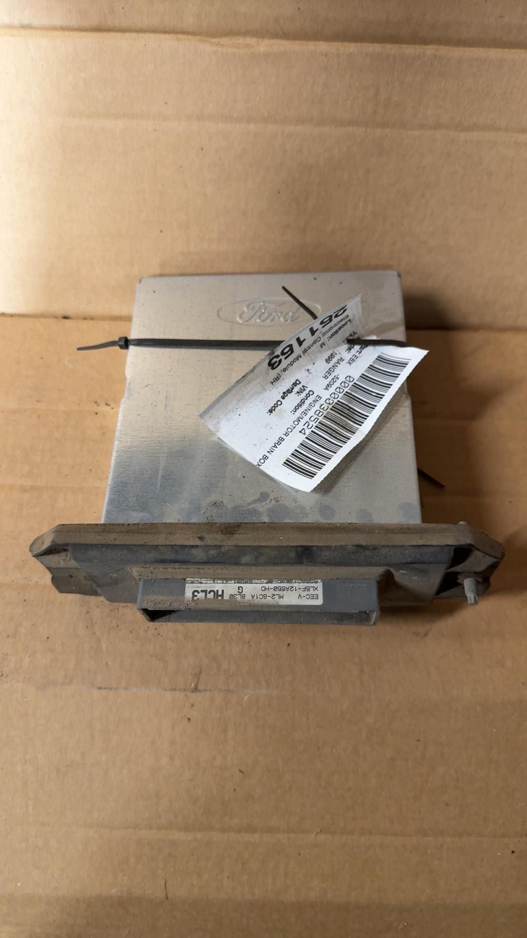 1999 2000 Ford Ranger, Mazda B3000 Engine Control Module ECU ECM PCM Electronic RH rear firewall