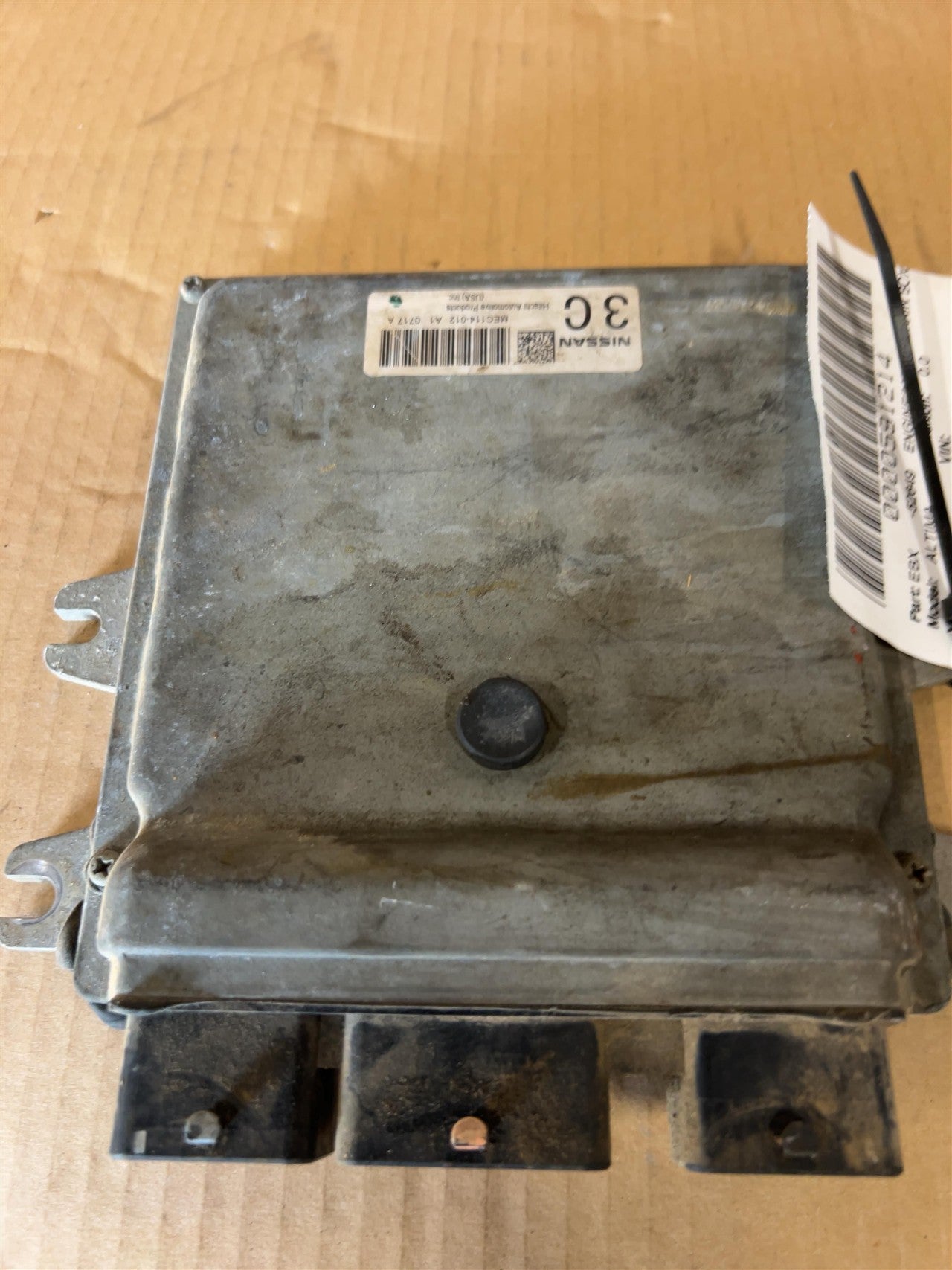 2010 Nissan Altima Engine Control Module ECU ECM PCM Electronic by battery tray