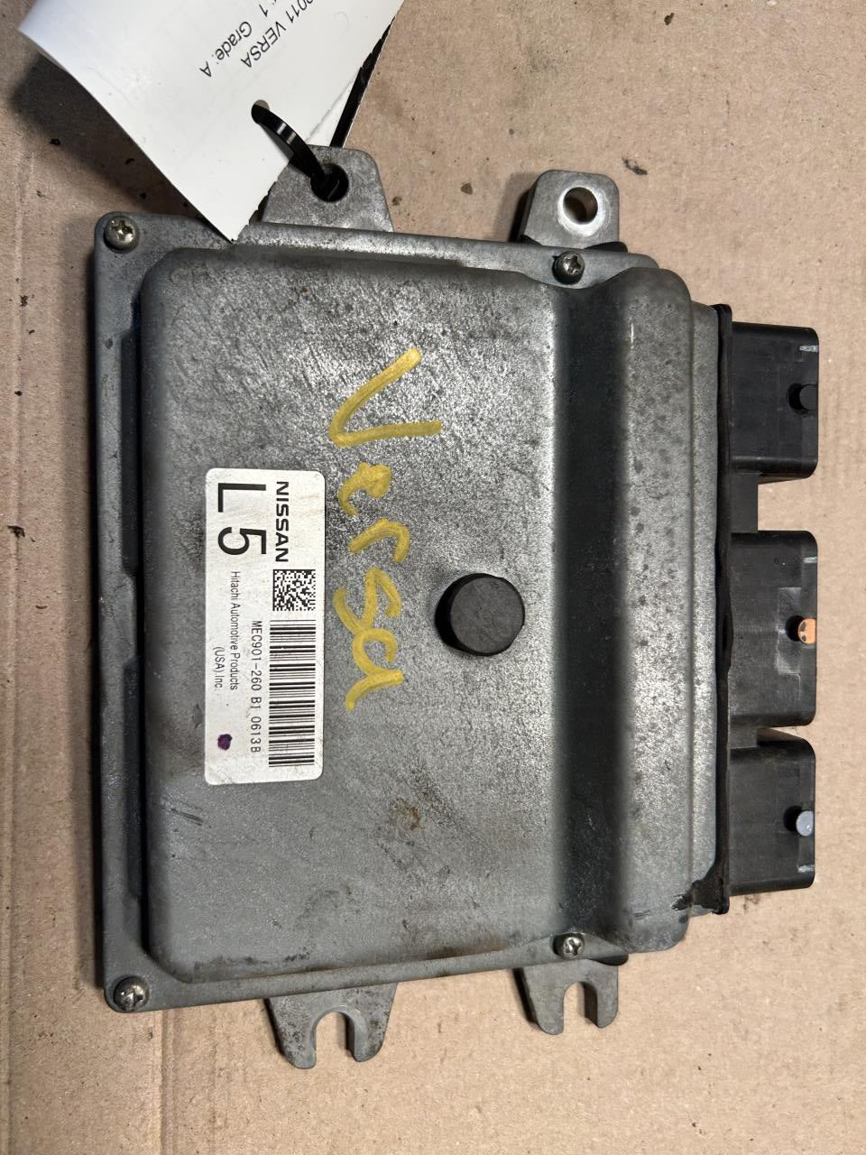 2010 2011 Nissan Versa Engine Control Module ECU ECM PCM Electronic LH kick panel 1.8L AT