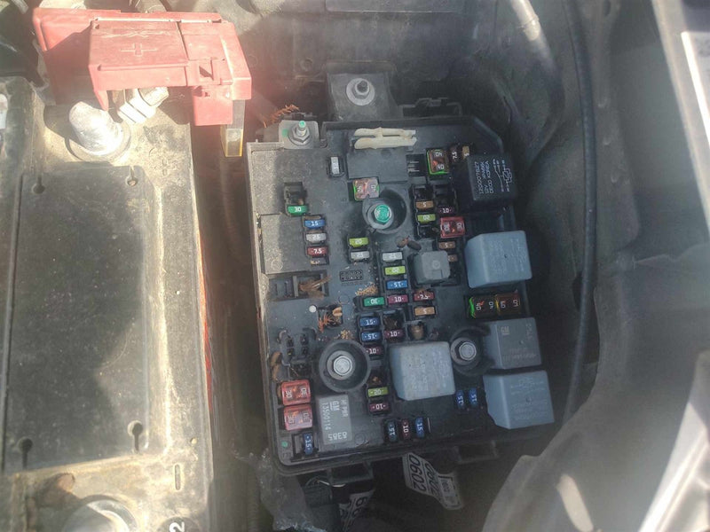 2015 2016 Buick Encore Engine Bay Fuse Box Relay Panel VIN B 8th digit opt LUV