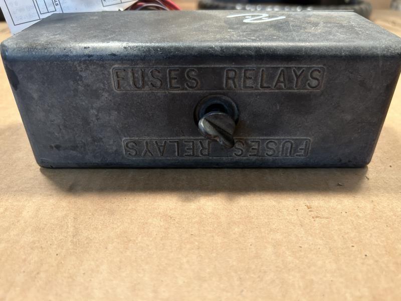 1997 Chevrolet Camaro Engine Bay Fuse Box Relay Panel 3.8L
