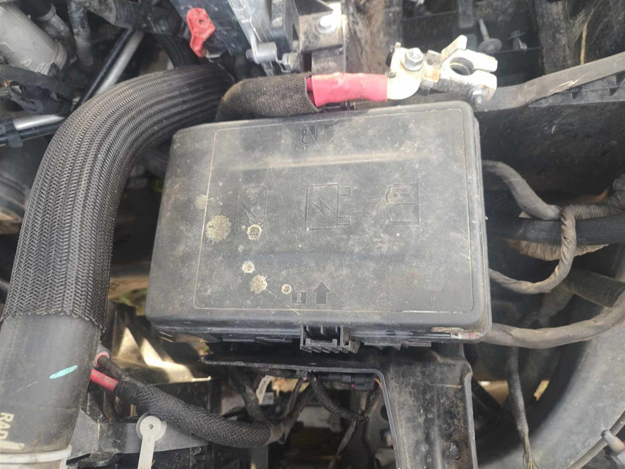 2020 thru 2024 Dodge 1500 Engine Bay Fuse Box Relay Panel new style 6 lug wheel power distribution center