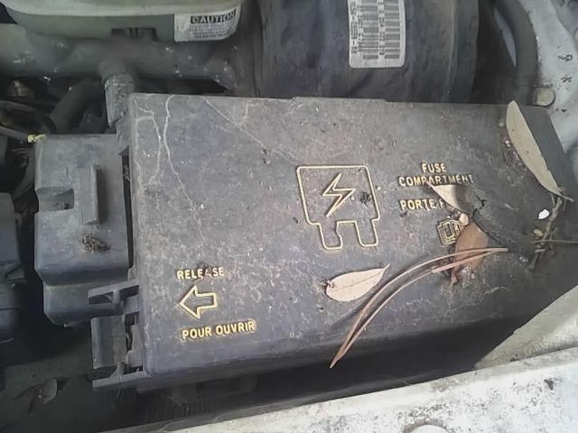 2001 thru 2005 Ford Explorer Engine Bay Fuse Box Relay Panel