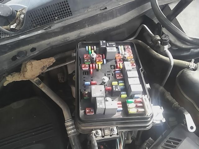 2013 2014 2015 2016 Chevrolet Equinox, GMC Terrain Engine Bay Fuse Box Relay Panel 2.4L