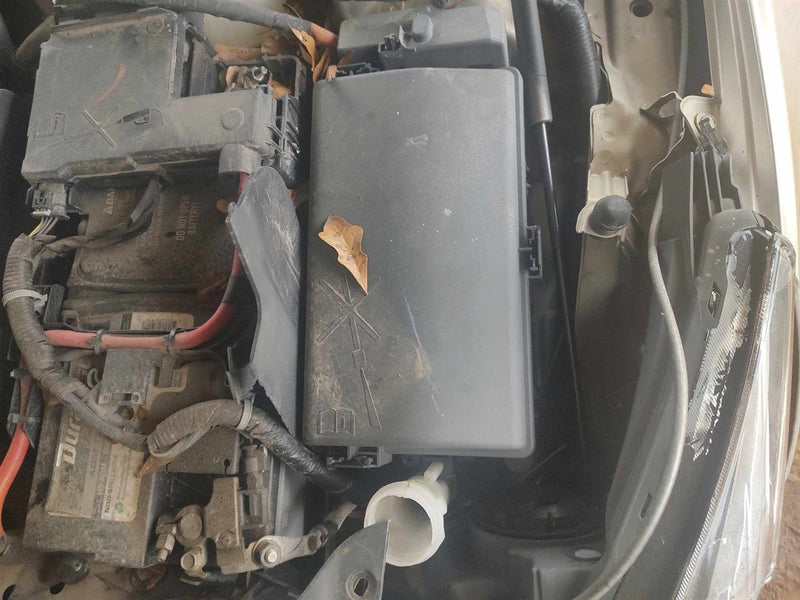 2014 2015 2016 Chevrolet Malibu Engine Bay Fuse Box Relay Panel 2.5L without sunroof