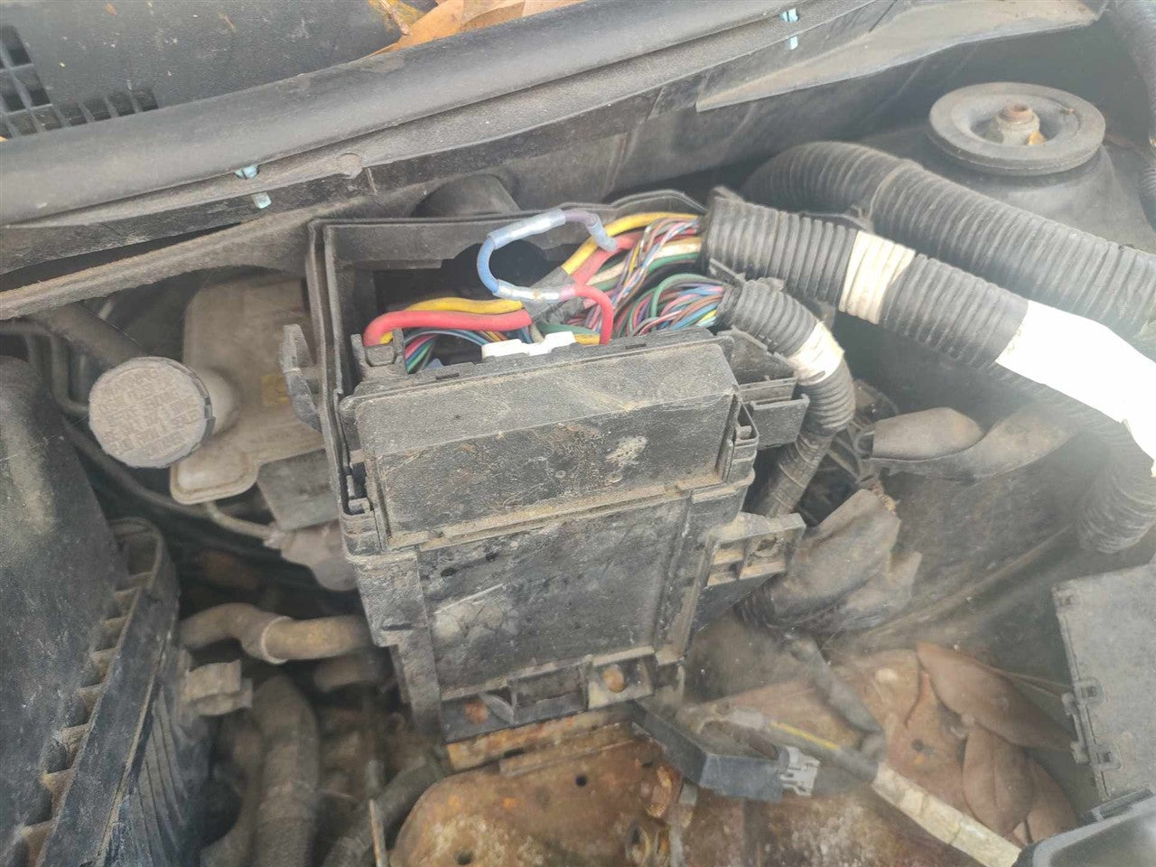 2013 thru 2019 Nissan Versa, Nissan Worldwide Micra Engine Bay Fuse Box Relay Panel 1.6L