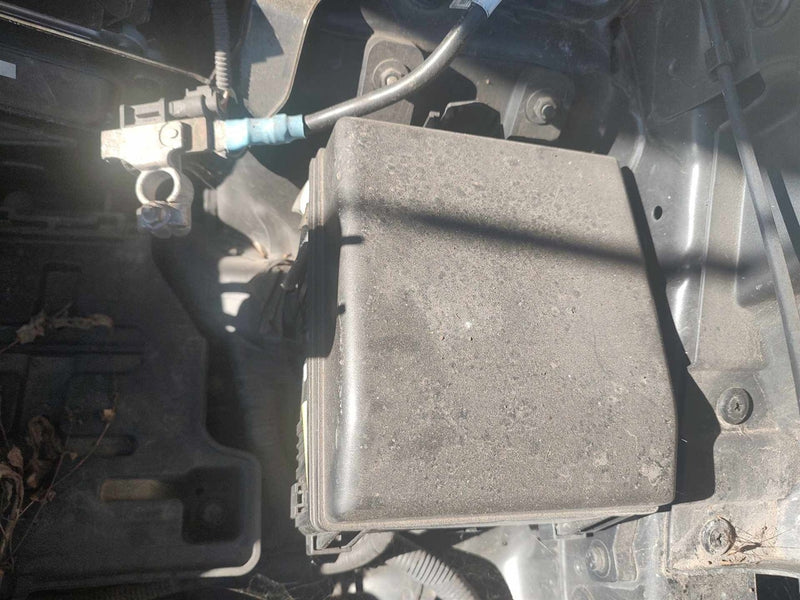 2014 2015 Hyundai Tucson Engine Bay Fuse Box Relay Panel 2.0L compartment AT FWD