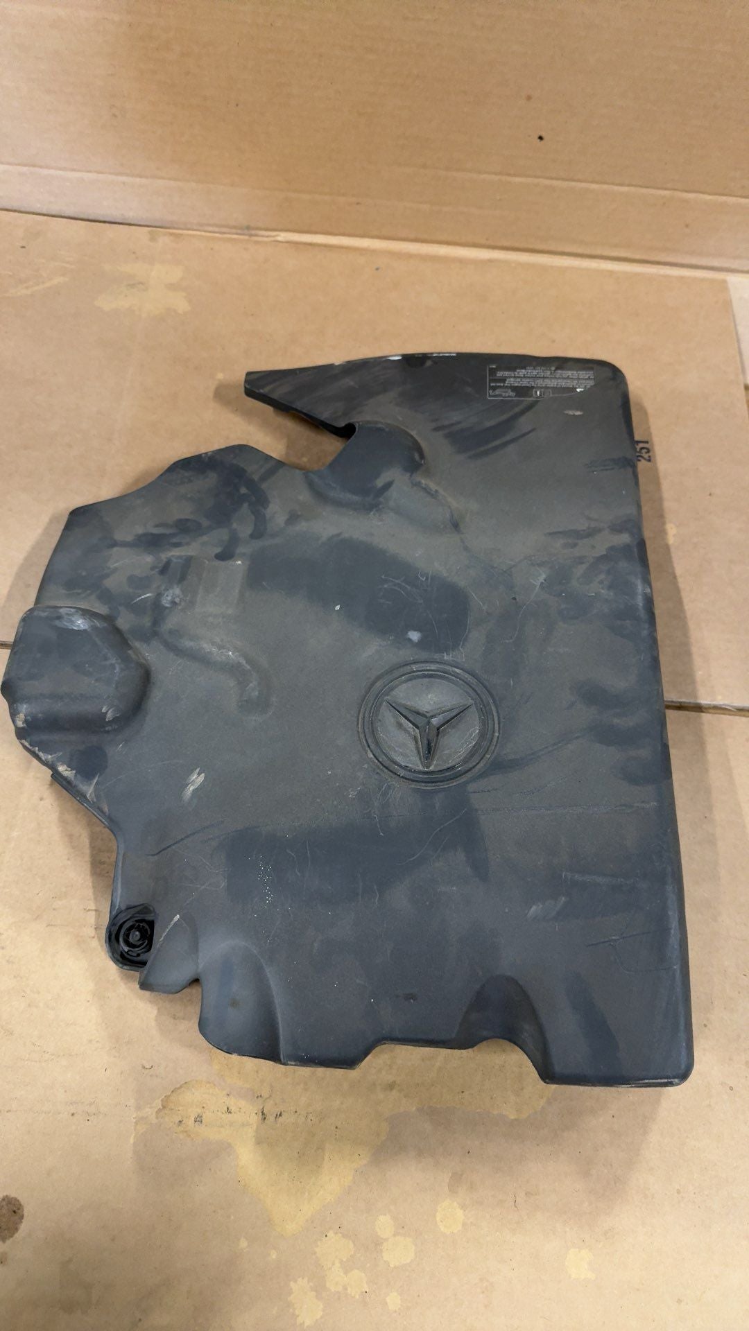 2010 Mercedes Benz Mercedes Sprinter 2500 Engine Cover