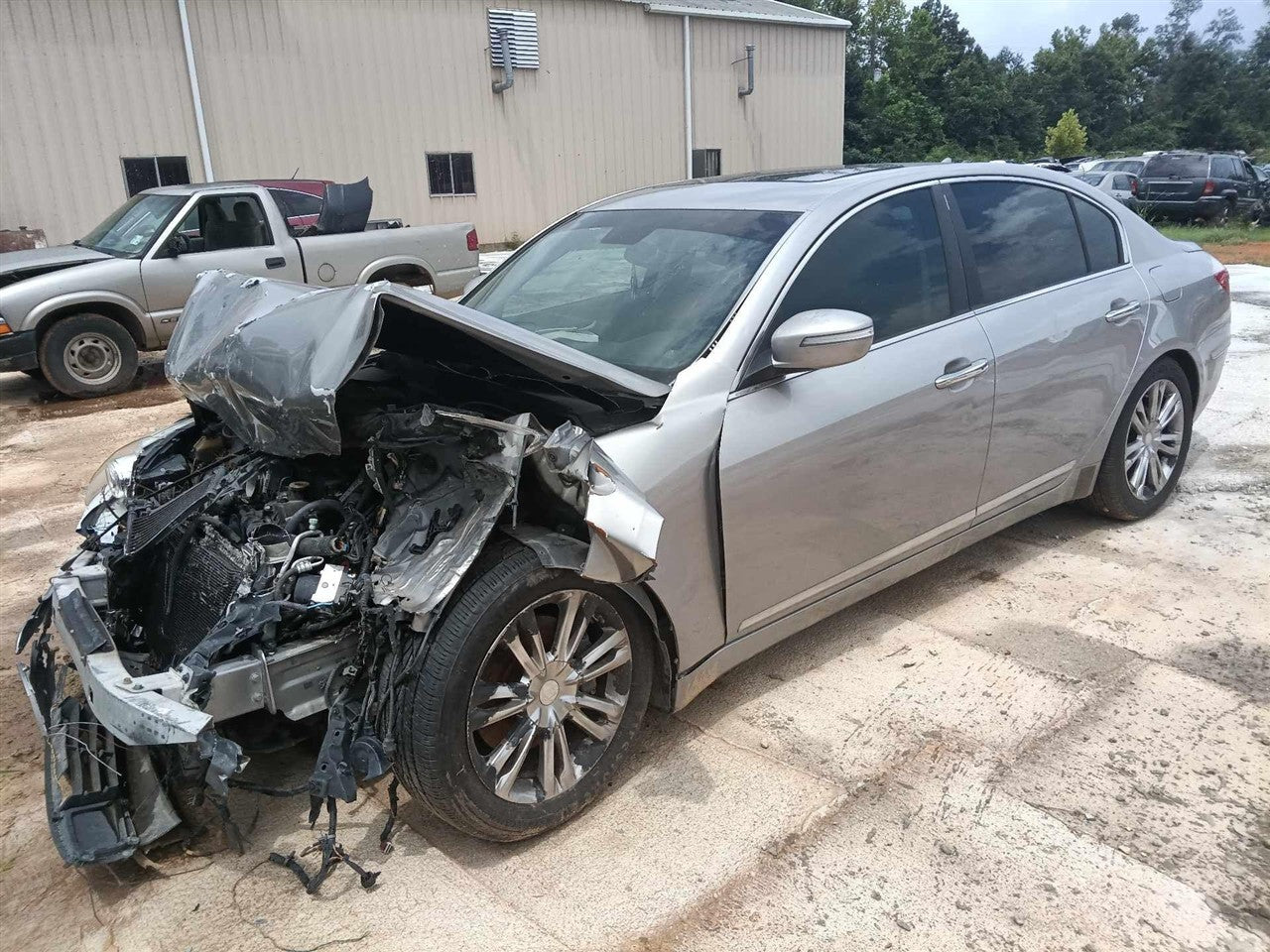 2009 thru 2014 Hyundai Genesis Driver Side Left Door Assembly FR electric windows Sdn L