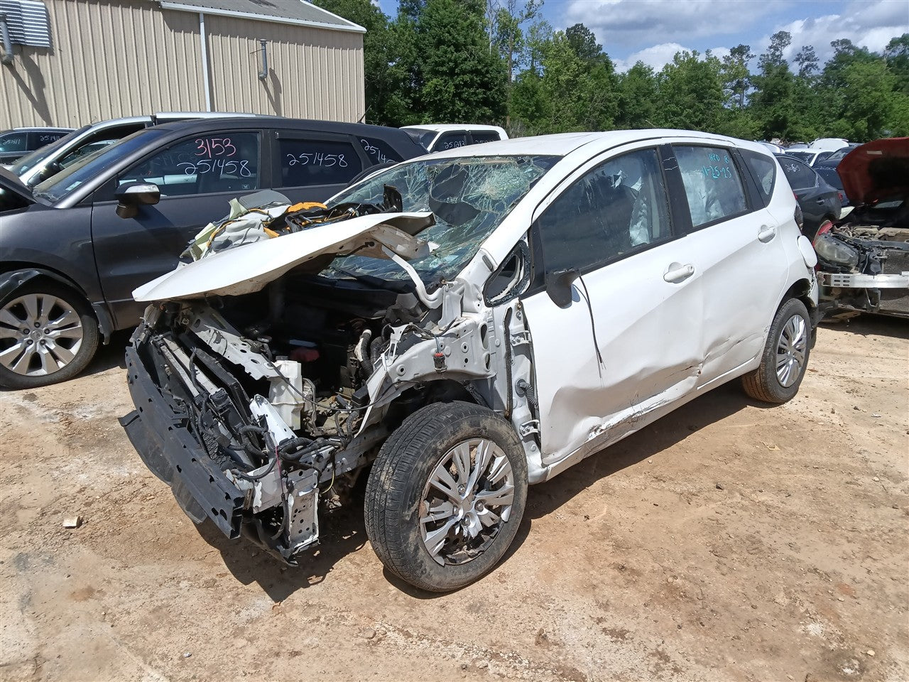 Donor vehicle 2015 Nissan Versa (Stock #251444)