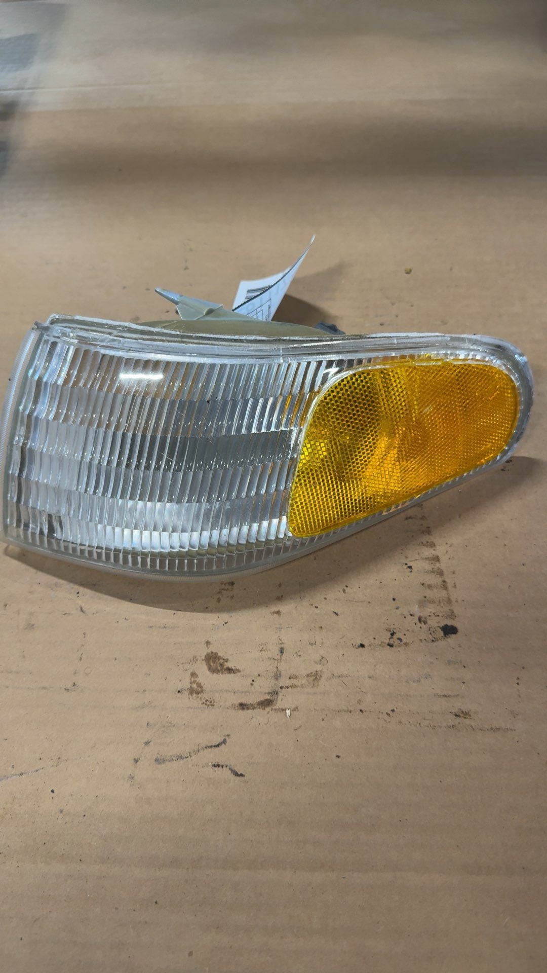 1994 thru 1998 Ford Mustang Passenger Side Right Front Lamp Park Turn Signal fender mounted