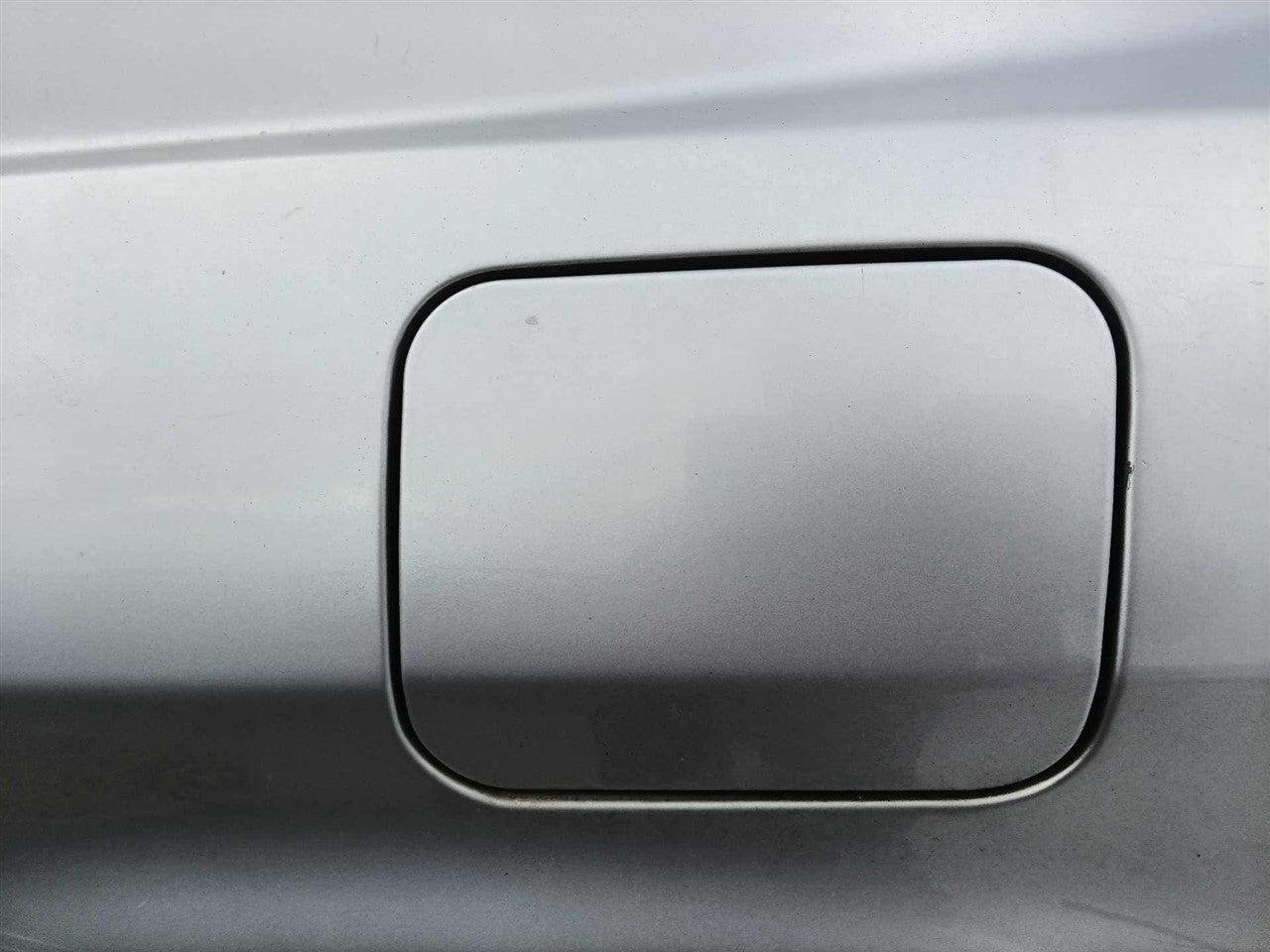 2006 Chrysler 300 Fuel Filler Gas Door Lid