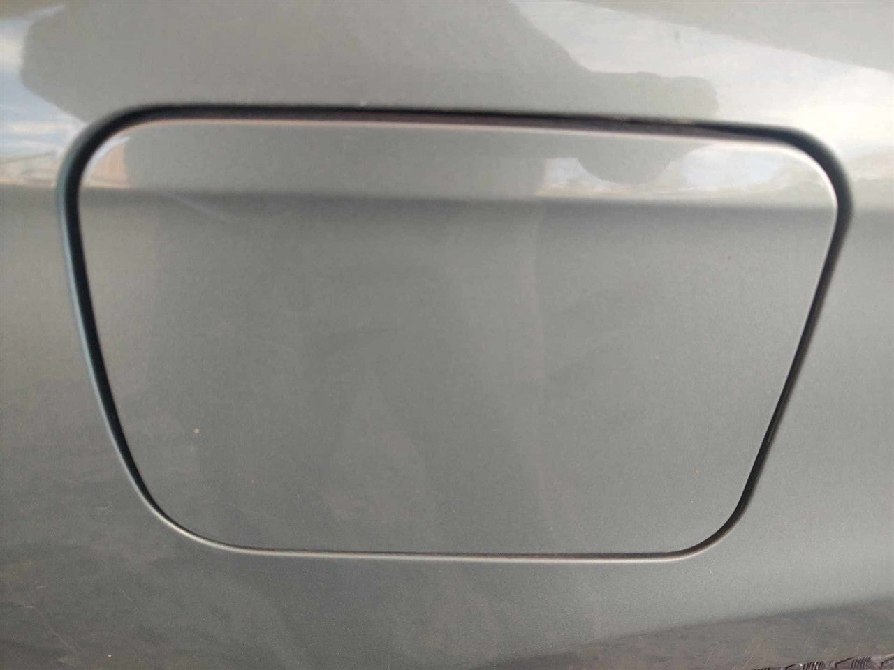 2004 Subaru Legacy Fuel Filler Gas Door Lid