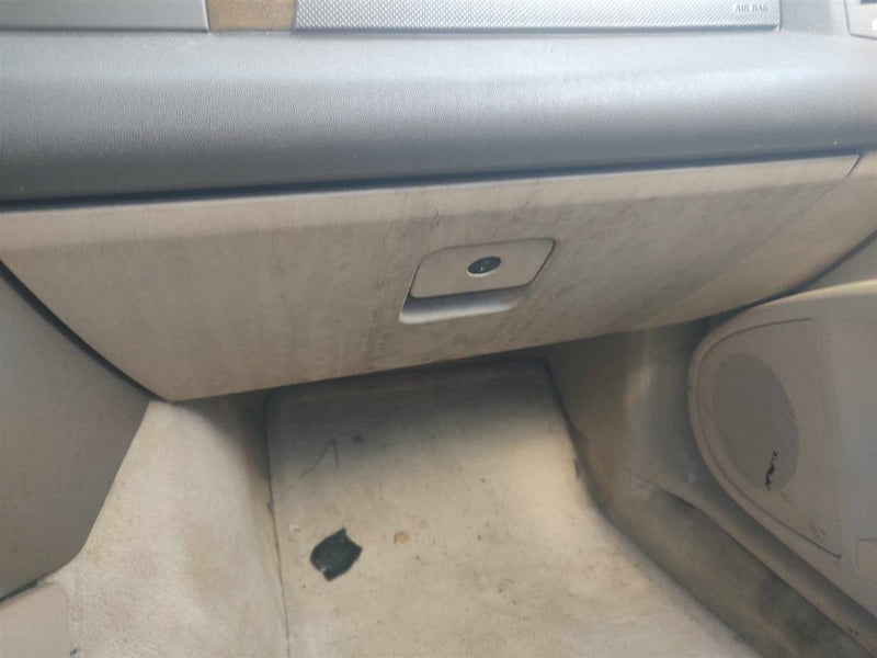 2007 Cadillac Glove Box Compartment