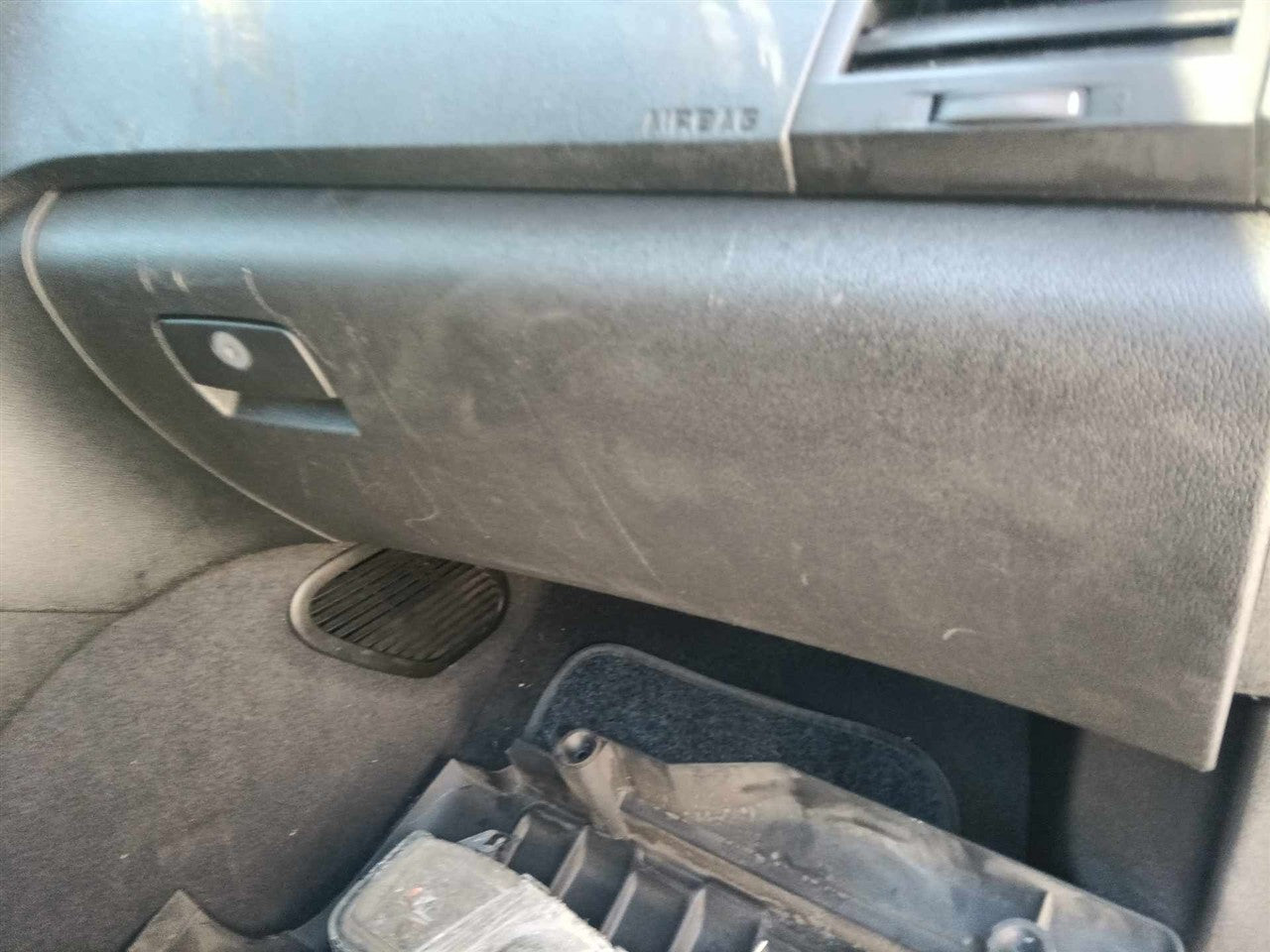 2010 Chevrolet Traverse Glove Box Compartment