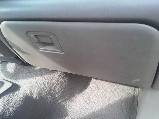 2001 Ford F250SD Glove Box Compartment