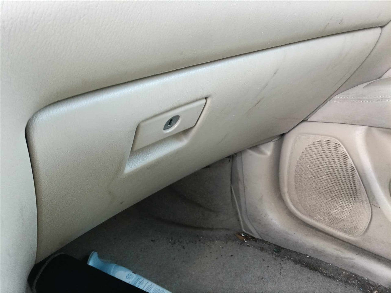 2014 Nissan Pathfinder Glove Box Compartment