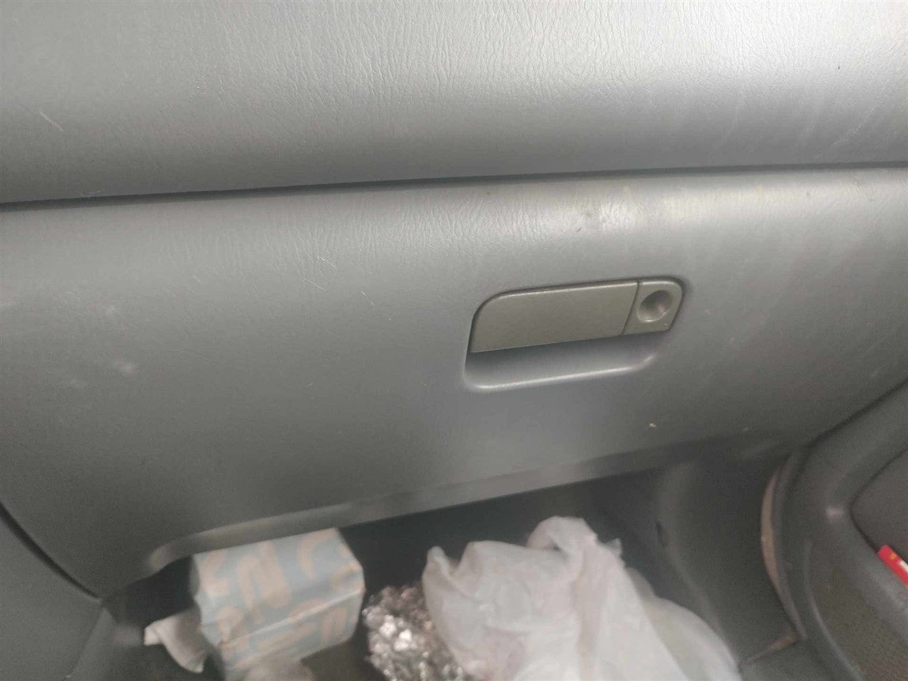 2004 Honda Pilot Glove Box Compartment