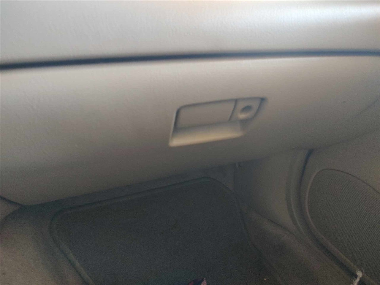 2004 Subaru Legacy Glove Box Compartment