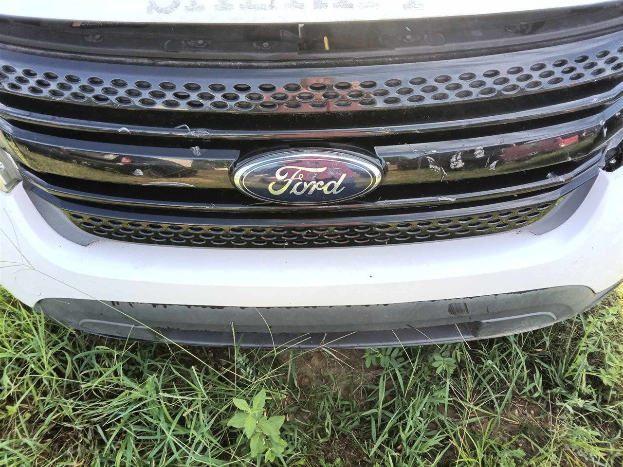 2014 2015 Ford Explorer Grille upper Base with police package