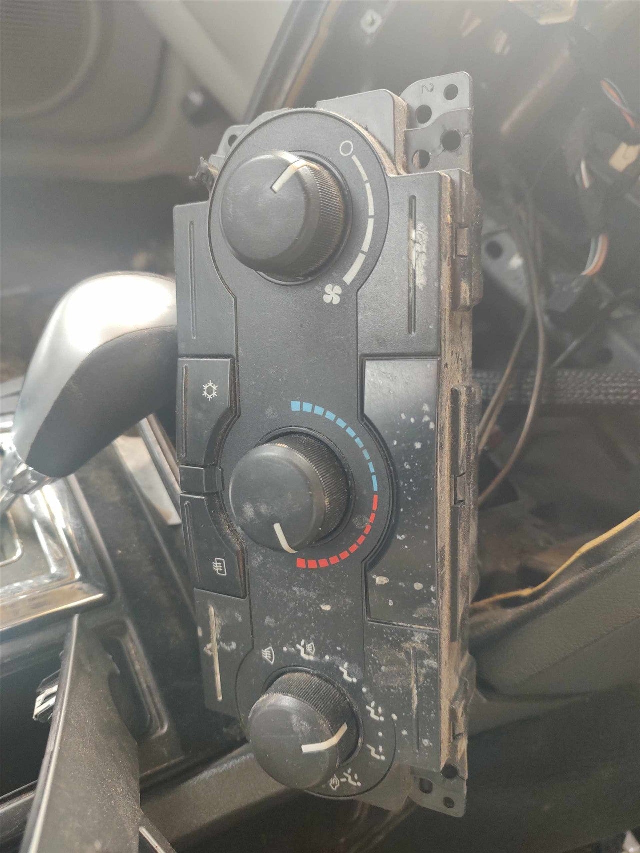 2005 2006 2007 Chrysler 300, Dodge Magnum, Dodge Charger AC Heater Temperature Climate Control Unit