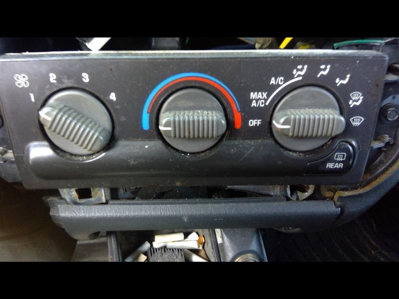 1999 thru 2005 Chevrolet Blazer S10 Jimmy S15, GMC Envoy AC Heater Temperature Climate Control Unit