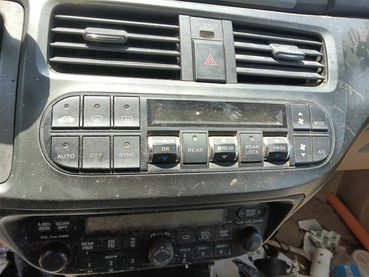 2005 2006 2007 Honda Odyssey AC Heater Temperature Climate Control Unit front