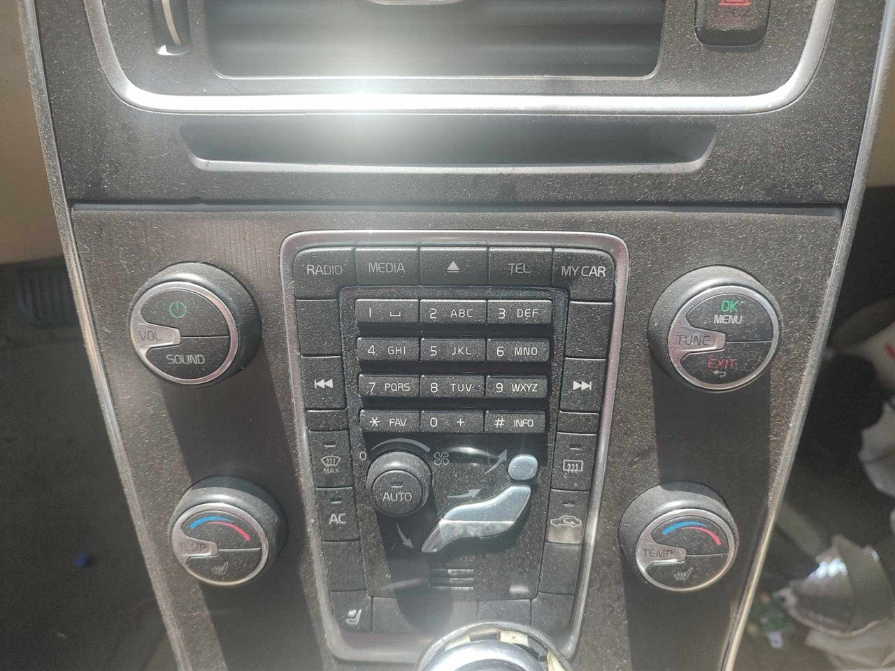 2014 thru 2018 Volvo S60, Volvo V60, Volvo 80 Series, Volvo XC60 AC Heater Temperature Climate Control Unit heated seat