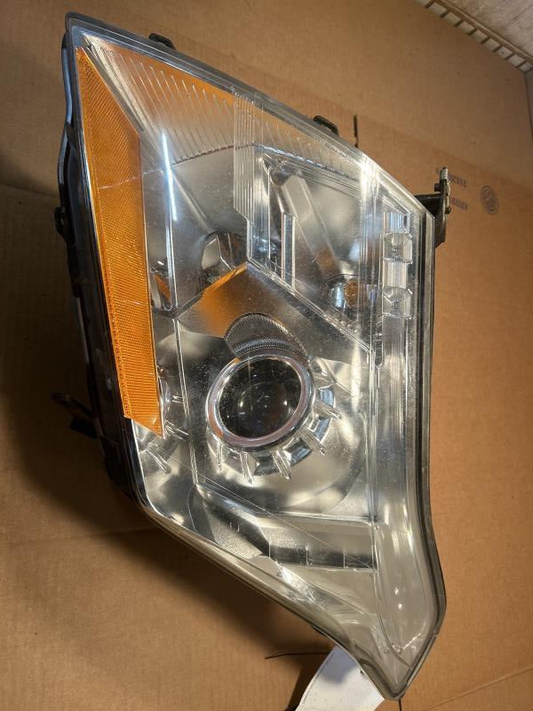 2010 2011 2012 2013 Cadillac SRX Passenger Side Right Headlight Headlamp Assembly halogen R