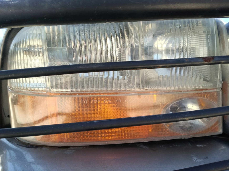 1998 thru 2005 Chevrolet Blazer S10 Jimmy S15, GMC S10 S15 Sonoma, Oldsmobile Bravada Passenger Side Right Headlight