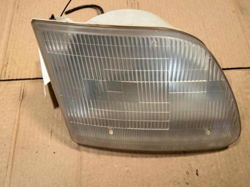 1997 thru 2004 Ford F150, Ford Expedition, Ford F250 Passenger Side Right Headlight Headlamp Assembly R
