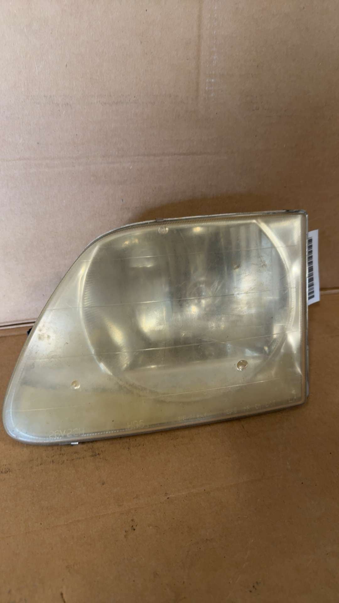 1997 thru 2004 Ford F150, Ford Expedition, Ford F250 Driver Side Left Headlight Headlamp Assembly L