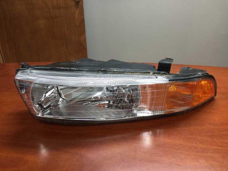 1999 2000 2001 Mitsubishi Galant Driver Side Left Headlight Headlamp Assembly L