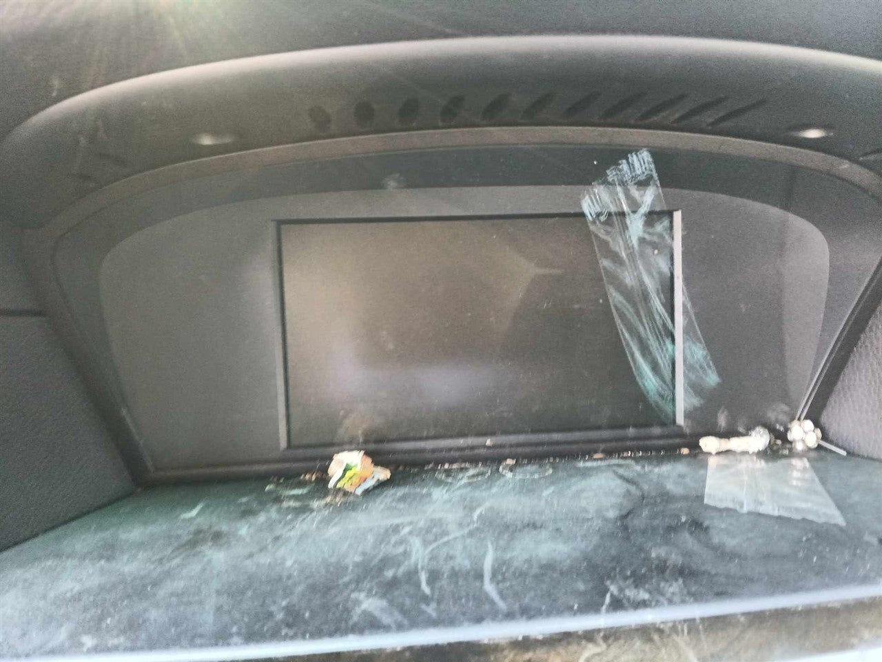 2004 thru 2010 BMW 550I, BMW 525I, BMW 530I, BMW 323I and 12 more Info GPS TV Screen display dash