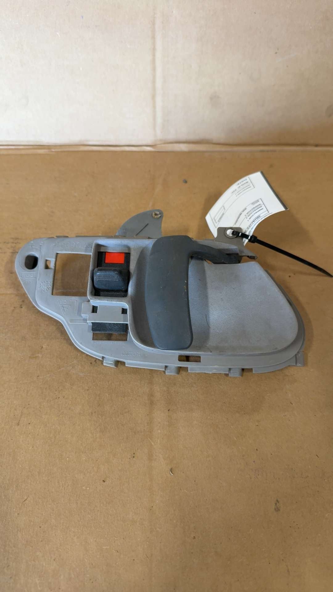 1988 thru 2000 Chevrolet 1500, GMC 1500, Chevrolet 2500, Chevrolet 3500 and 4 more Driver Side Left DR Handle Exterior front