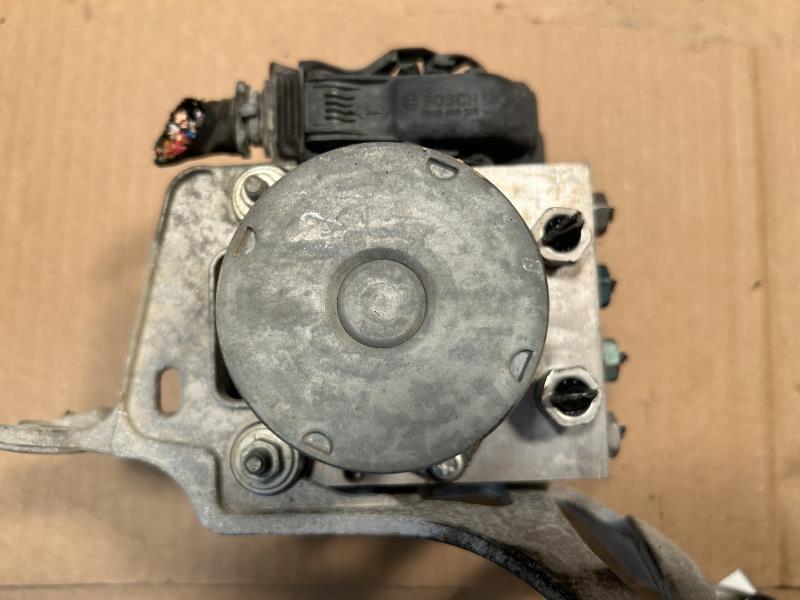 2017 Chevrolet Malibu ABS Anti Lock Brake Pump Control Module
