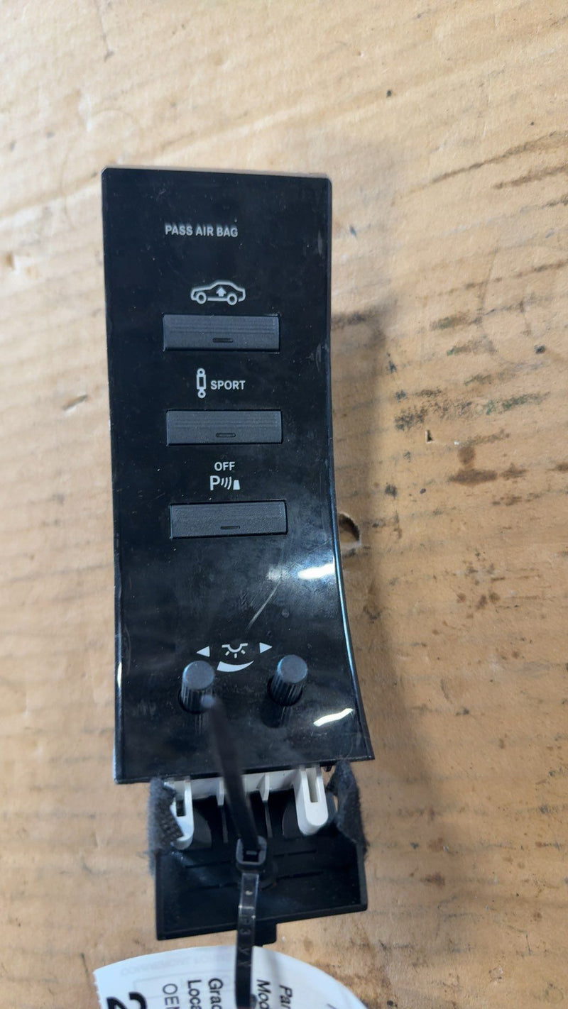 2013 Miscellaneous Trucks DSH INT Seat Switch