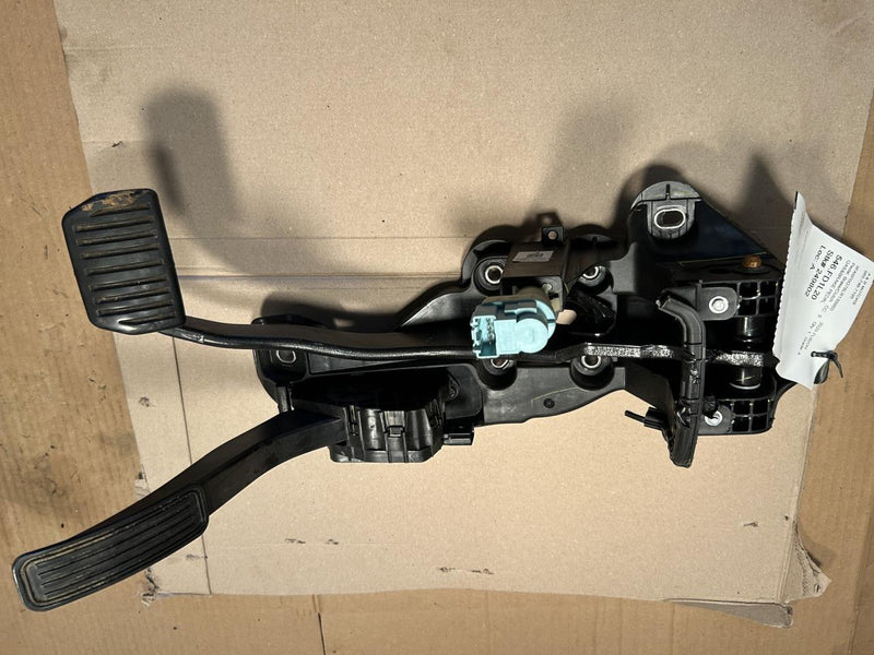 2020 Ford Fusion Pedal Brake Clutch