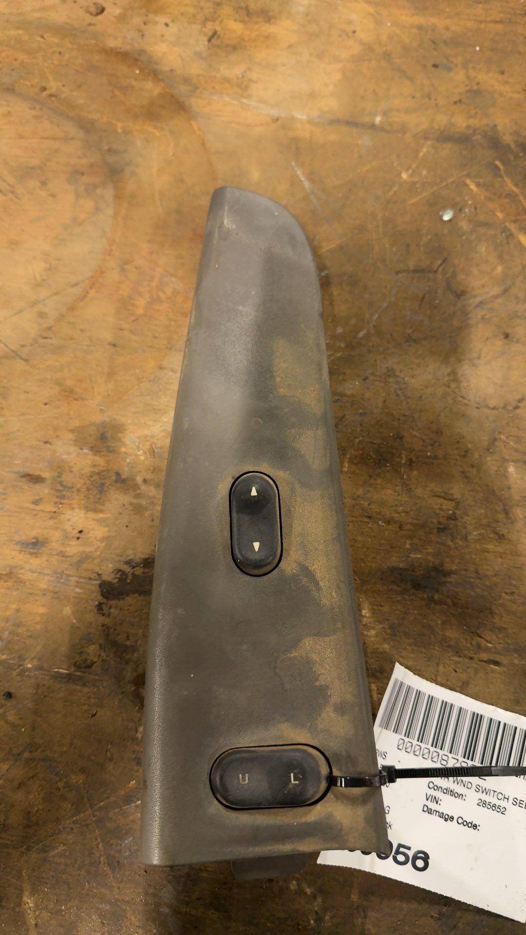 1999 2000 2001 Ford F250SD, Ford F350SD Driver Side Left Front Door Window Master Switch Driver s lock