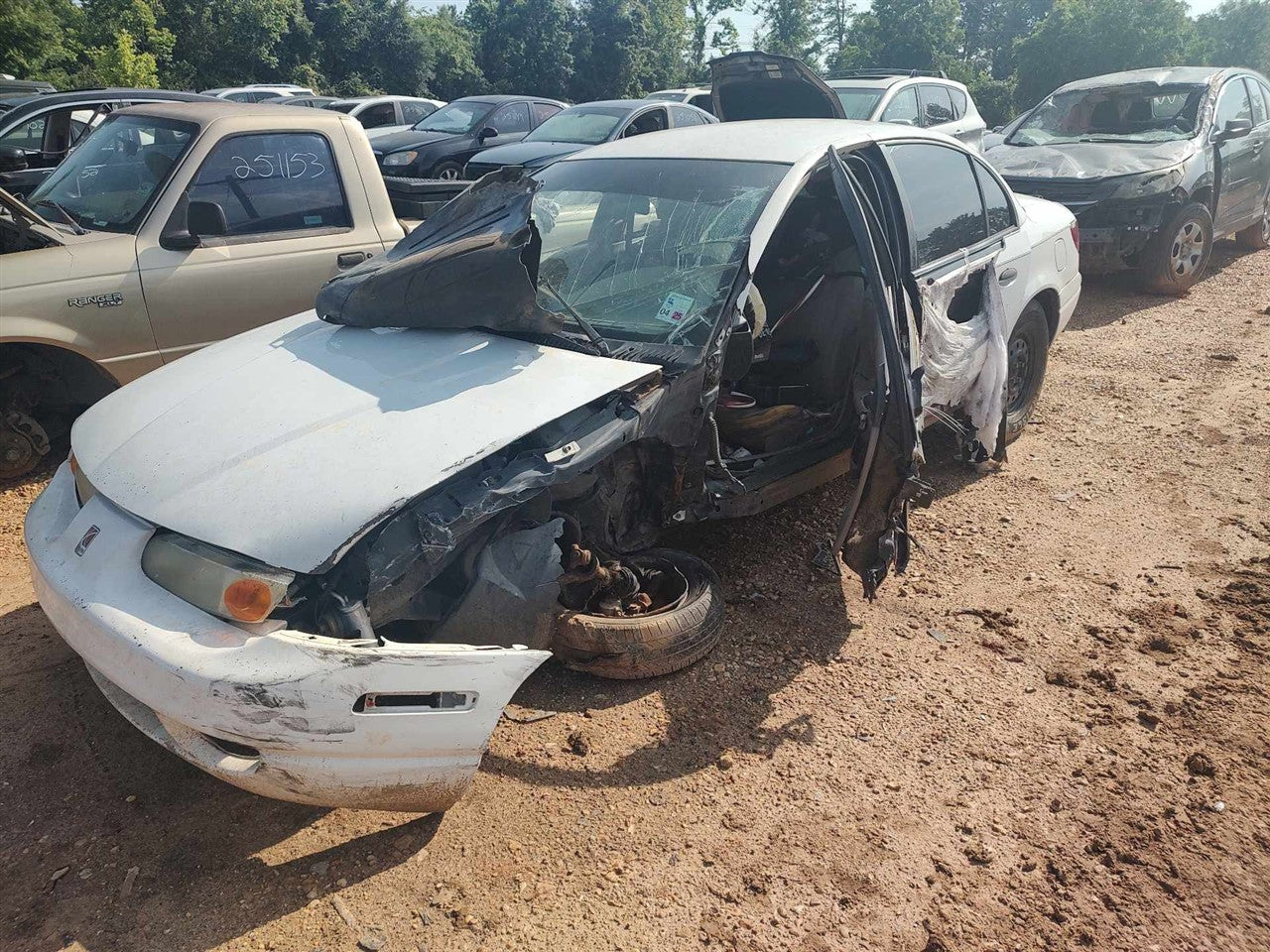Donor vehicle 2002 Saturn L Series (Stock #251067)