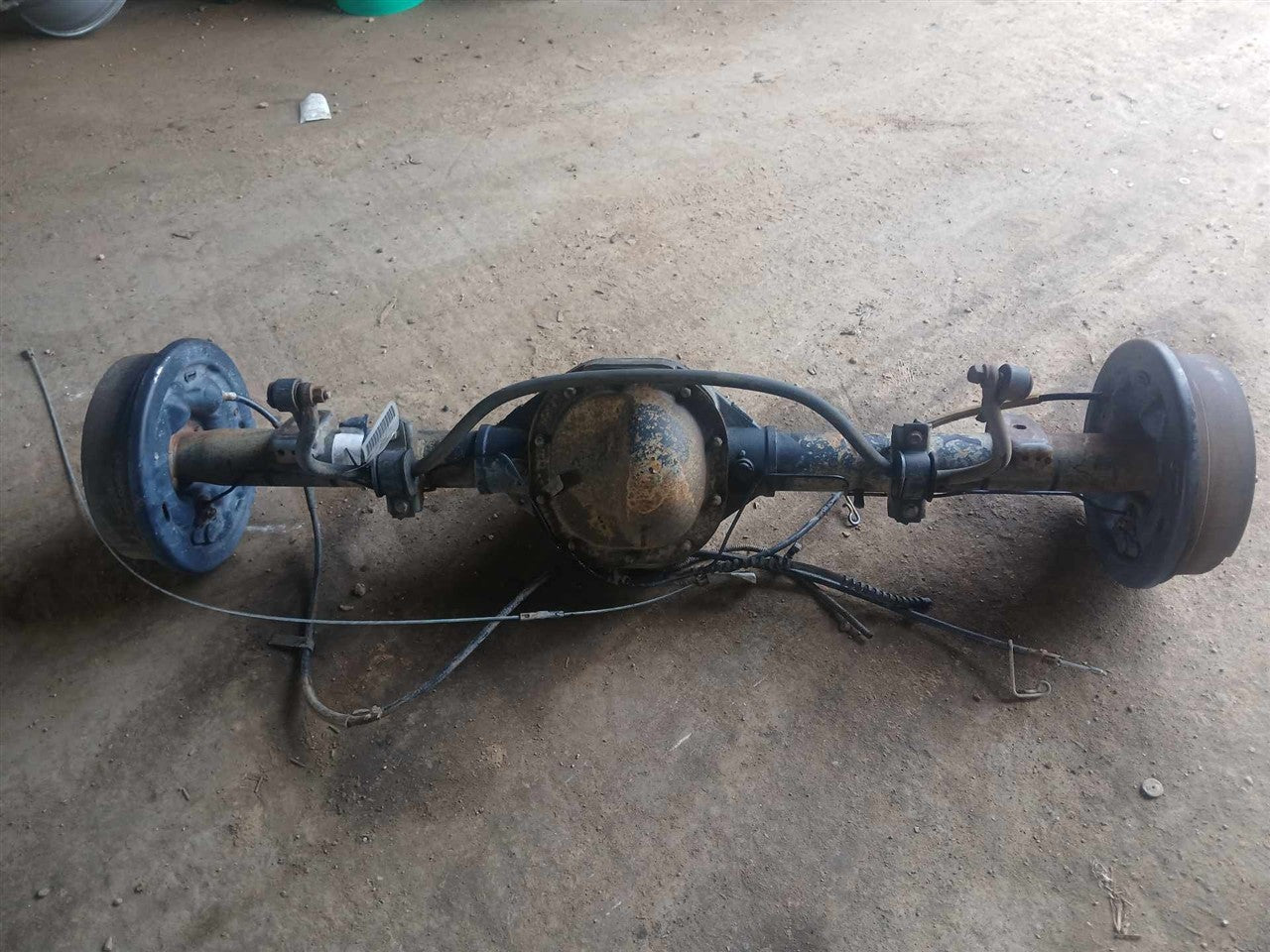 1995 thru 2002 Ford Explorer, Mercury Mountaineer Axle Assembly RR