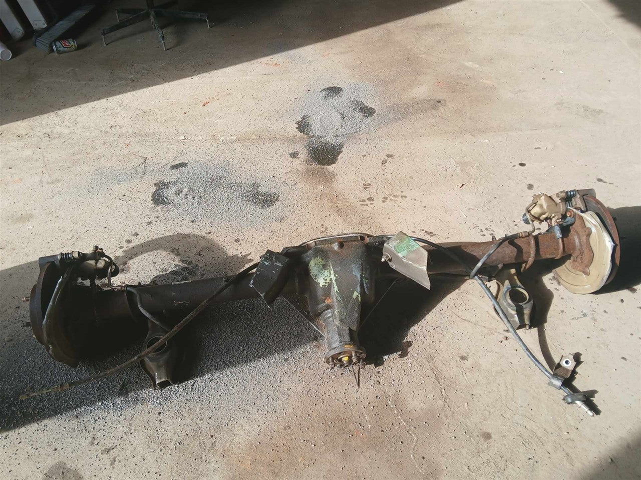 1999 thru 2004 Ford Mustang Axle Assembly RR 7.5 ring gear