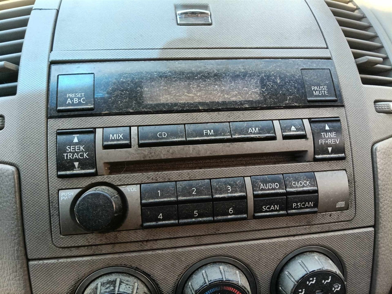 2005 2006 Nissan Altima Radio Stereo Audio Head Unit receiver AM FM single CD