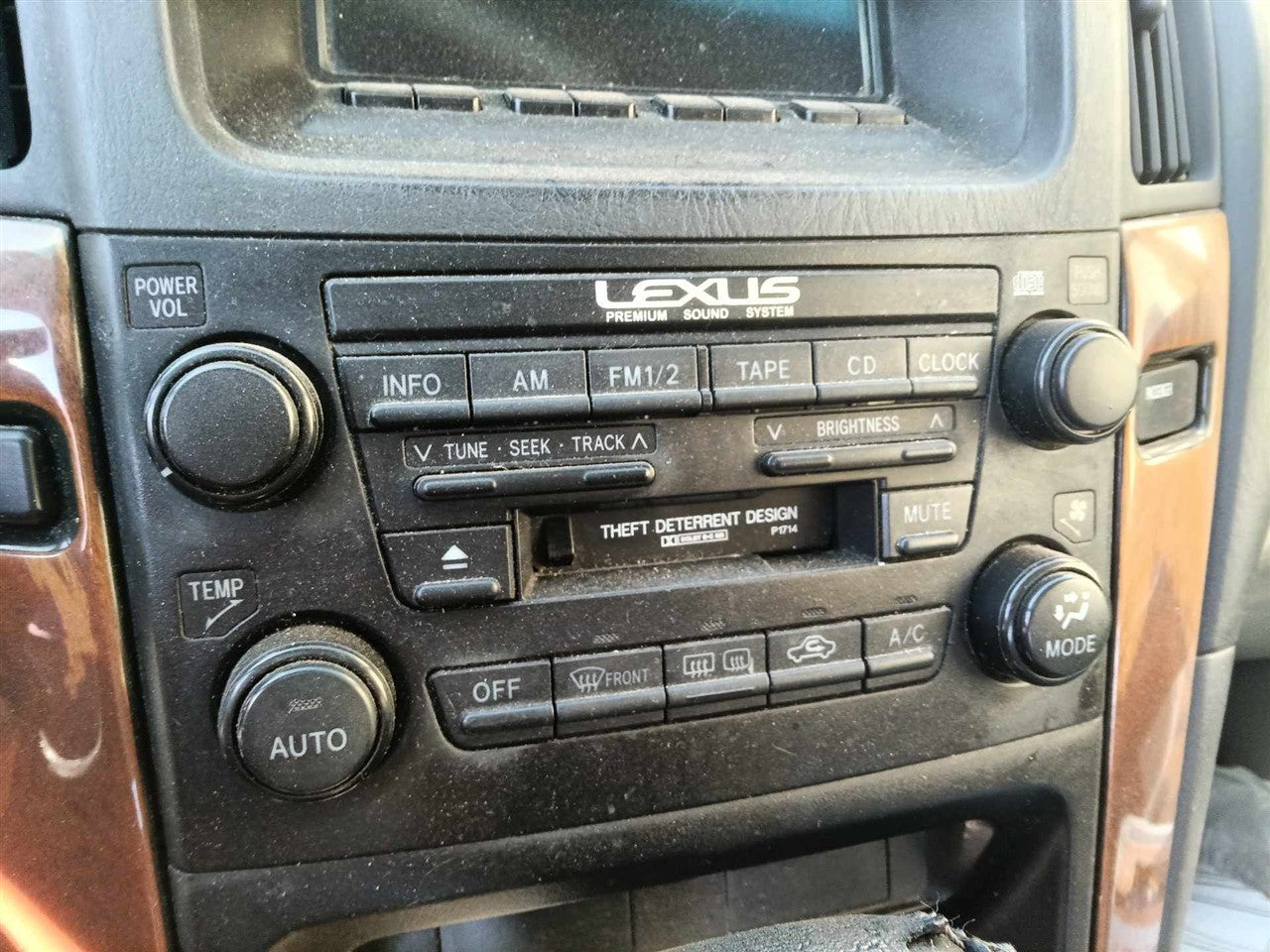 1999 thru 2003 Lexus RX300 Radio Stereo Audio Head Unit receiver ID P1714 on